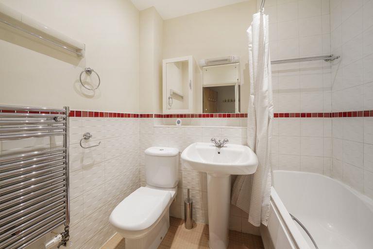 15 Etchingham Park Road, Finchley